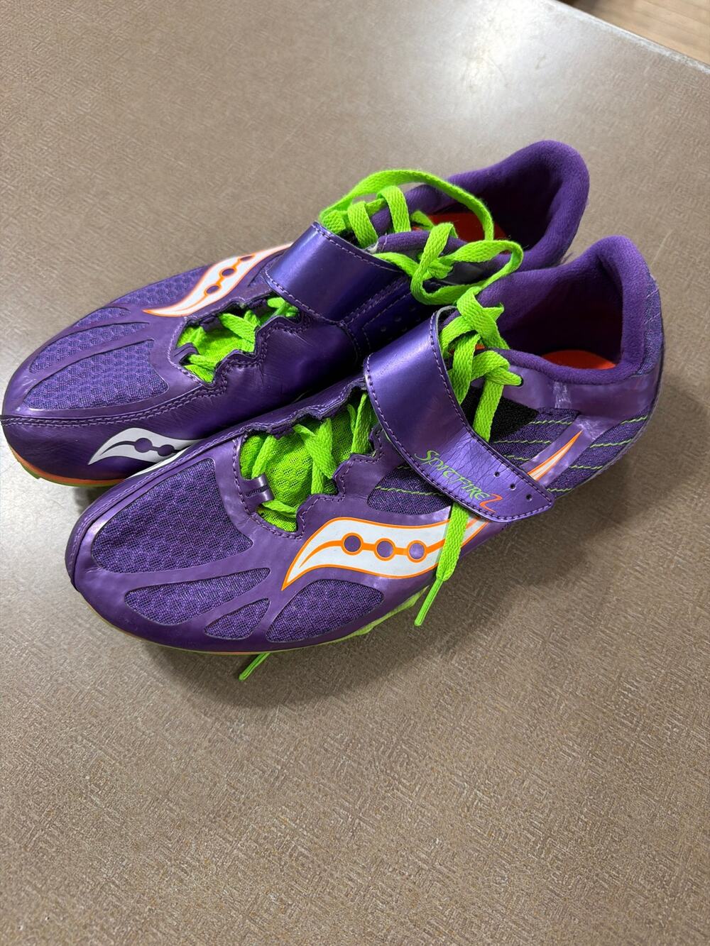 Saucony Spitfire 2 women's track & Field running spike shoes size 9.5
